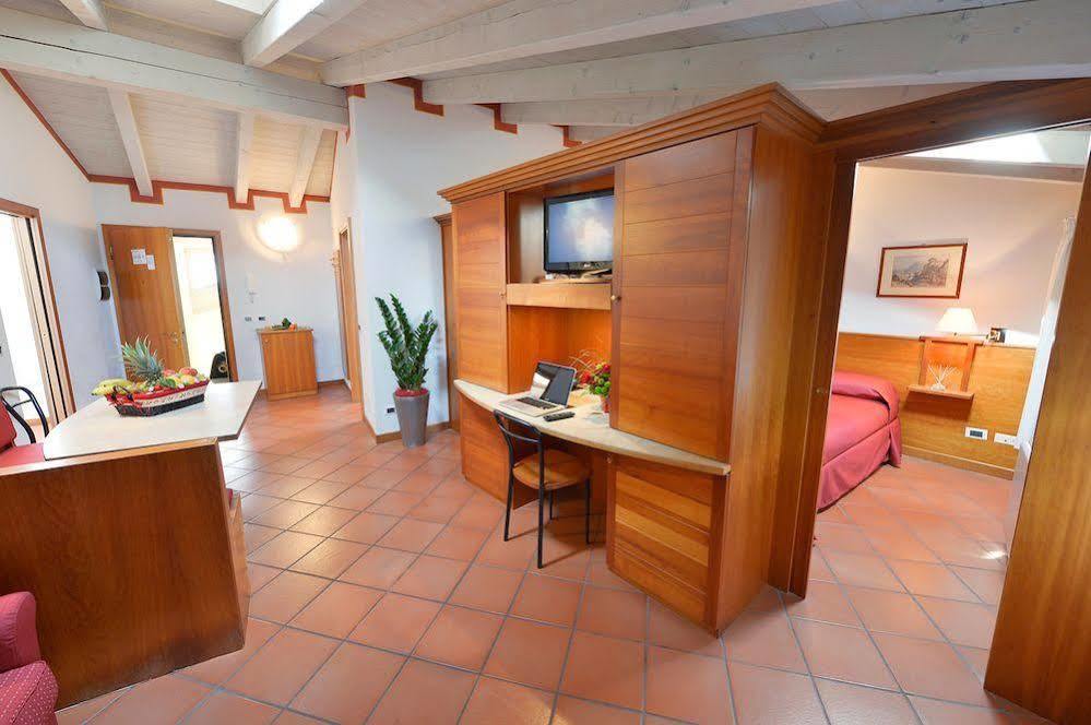 Residence Del Messaggero Rovereto  Bagian luar foto